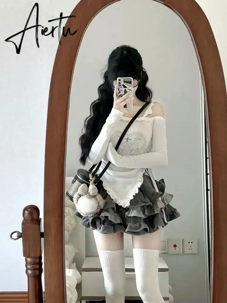 Aiertu Streetwear Harajuku Sweet Heart Print T-Shirt Autumn Off Shoulder Slim Bandage Tshirts Y2k Aesthetic Women Long Sleeve Tee Shirt