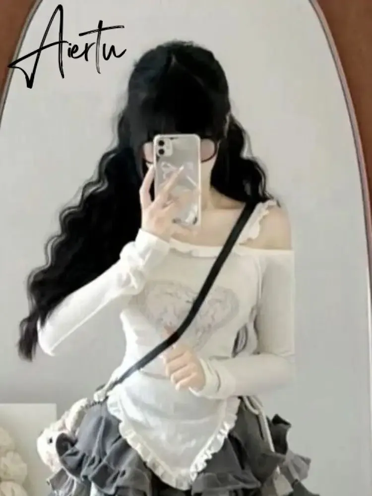 Aiertu Streetwear Harajuku Sweet Heart Print T-Shirt Autumn Off Shoulder Slim Bandage Tshirts Y2k Aesthetic Women Long Sleeve Tee Shirt