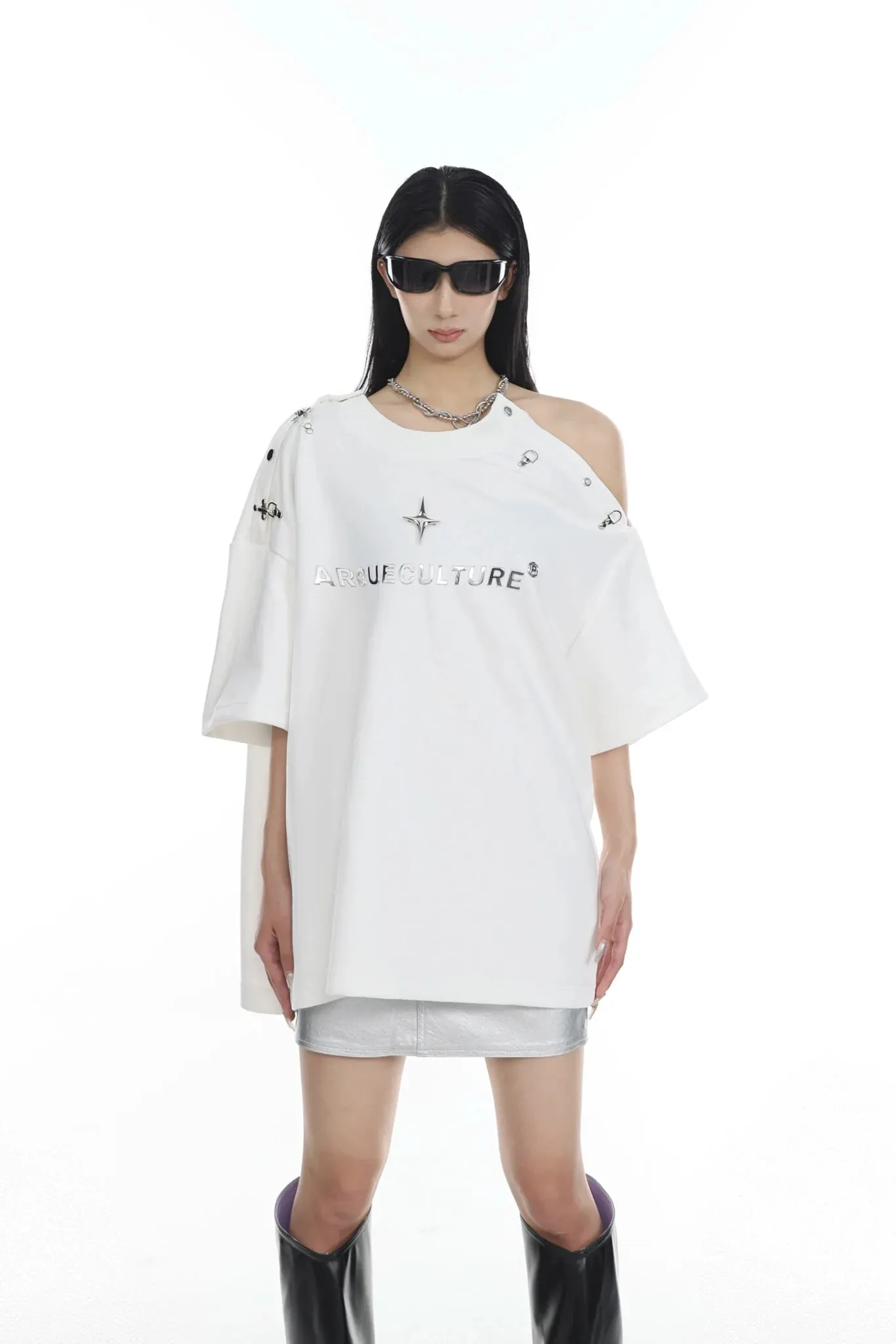Gender-Neutral Loose T-Shirt with  Airplane Buckle & Adjustable Off-Shoulder