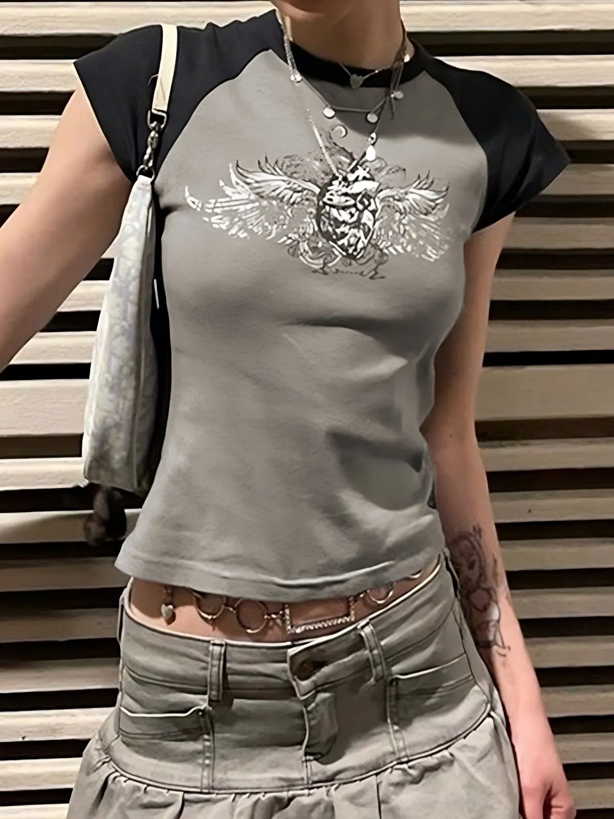 Wenkouban-Raglan sleeve crop top with grunge batwing print- Streetwear y2k outfits Fall Outfits Christmas Thanksgiving Gift New Year's Eve